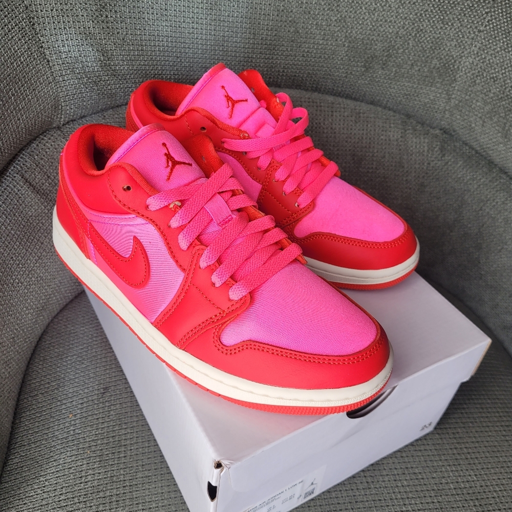 ❤️Women's Jordan 1 Low SE❤️